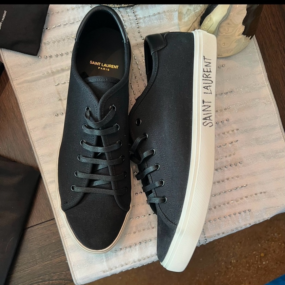 MALIBU SNEAKERS IN CANVAS AND LEATHER